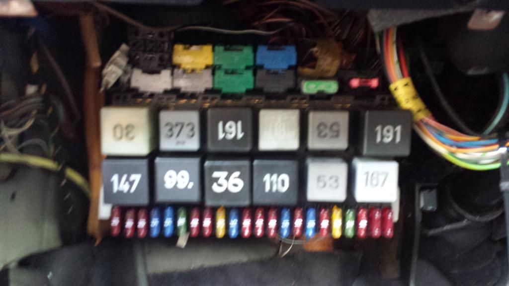 97 passat glx fuse/relay box