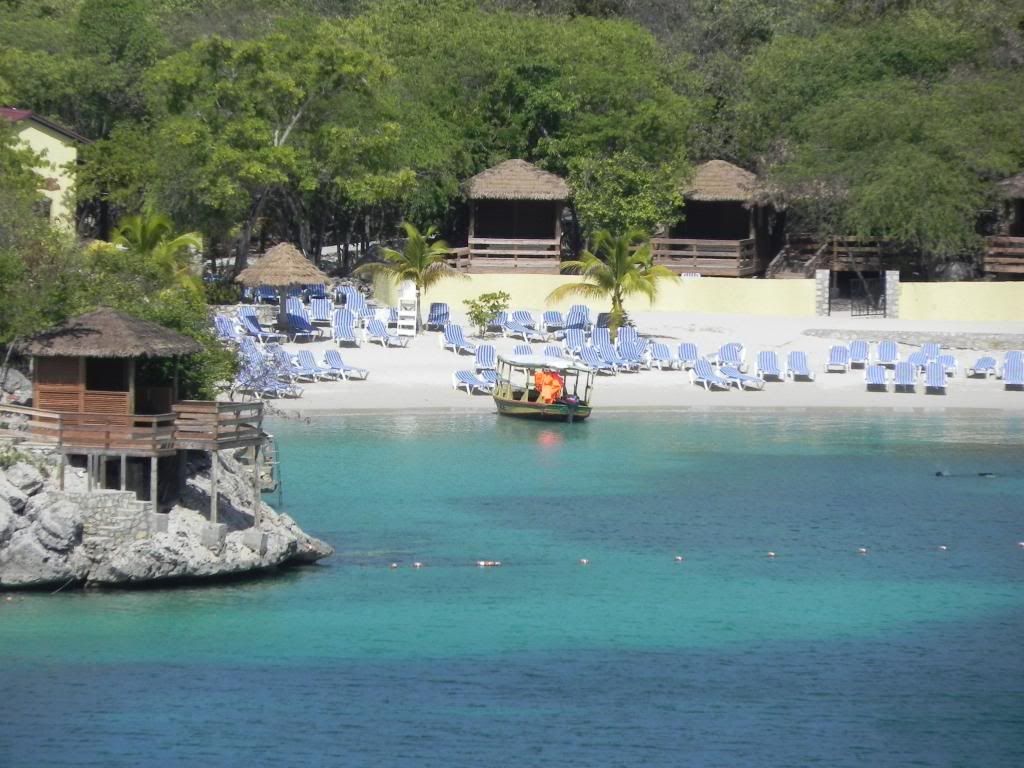 NelliesBeach.jpg