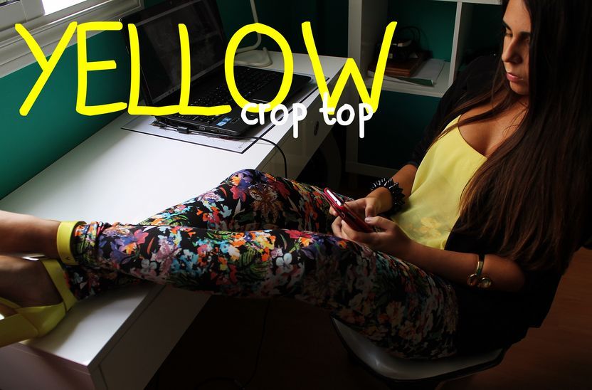 http://www.anunusualstyle.com/2014/10/yellow-crop-top.html