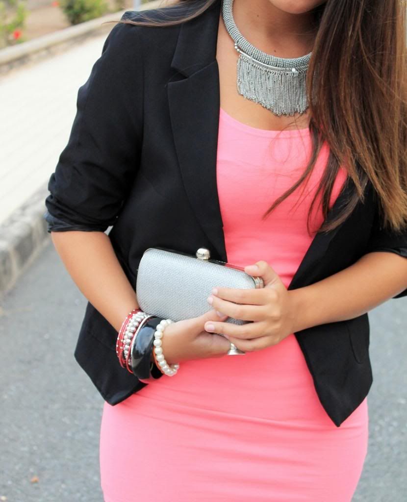 http://www.anunusualstyle.com/2013/08/pink-dress.html